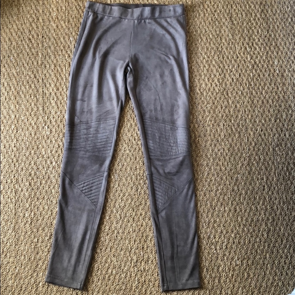 Leggings!! Never been worn!!